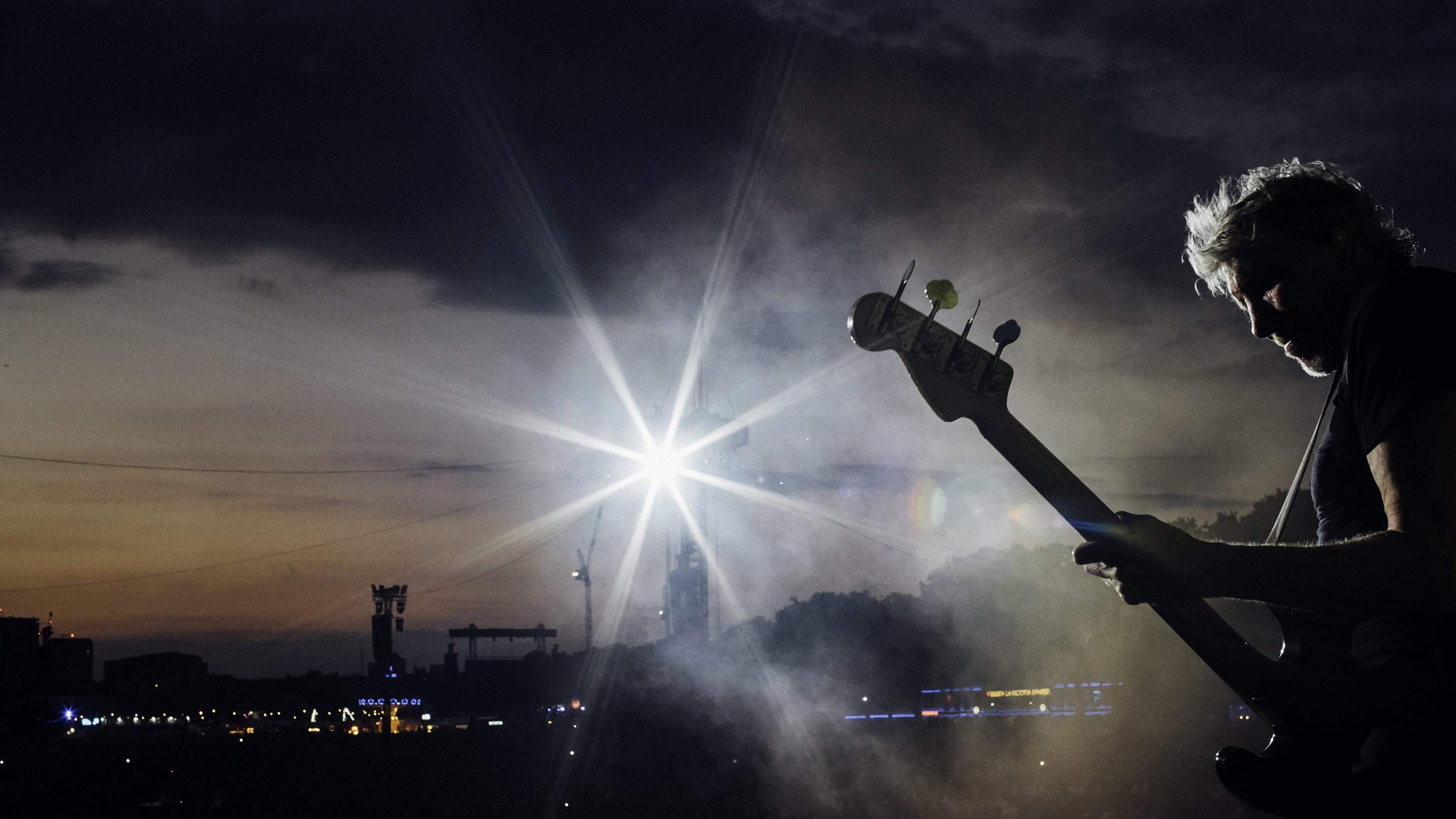 Backdrop for Roger Waters: Us + Them