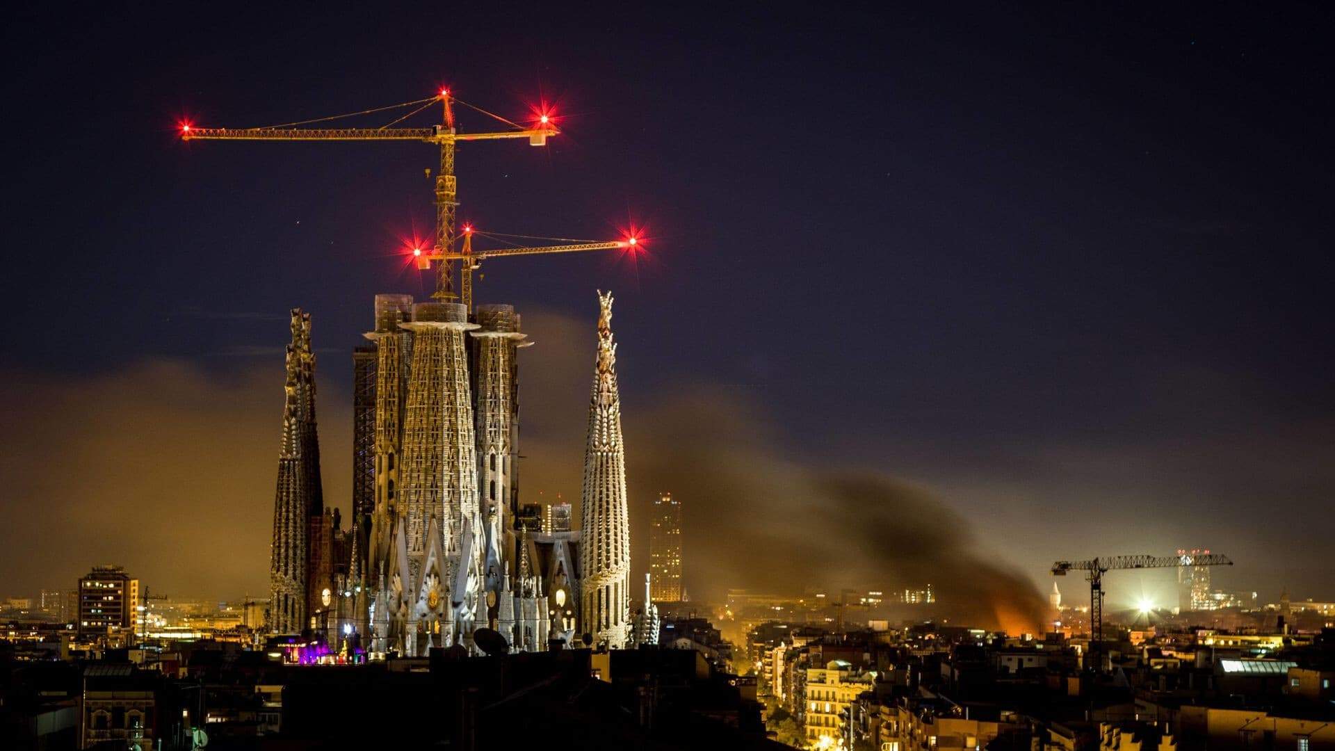 Backdrop for Barcelona, la rosa de foc