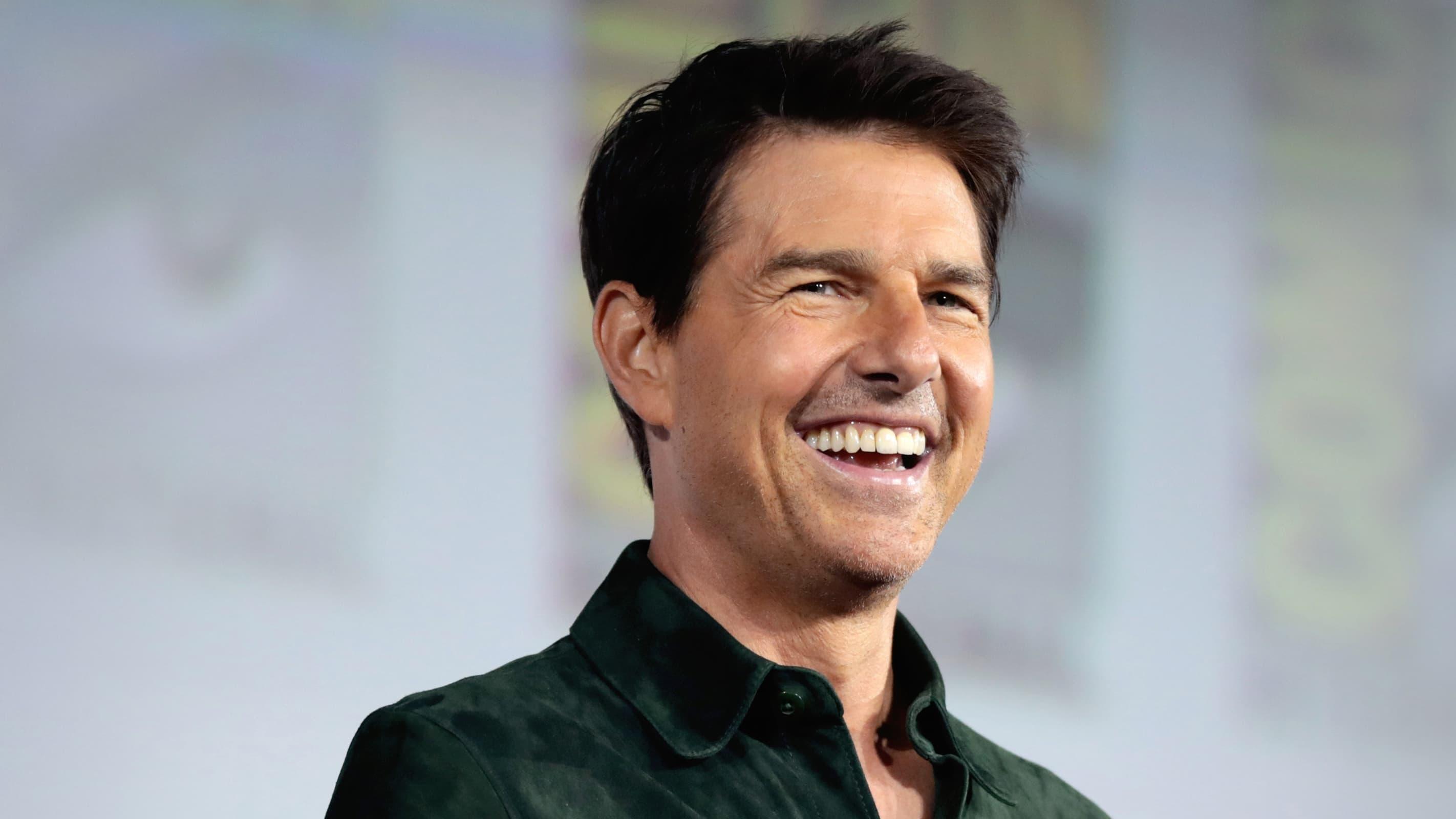 Backdrop for Tom Cruise: An Eternal Youth