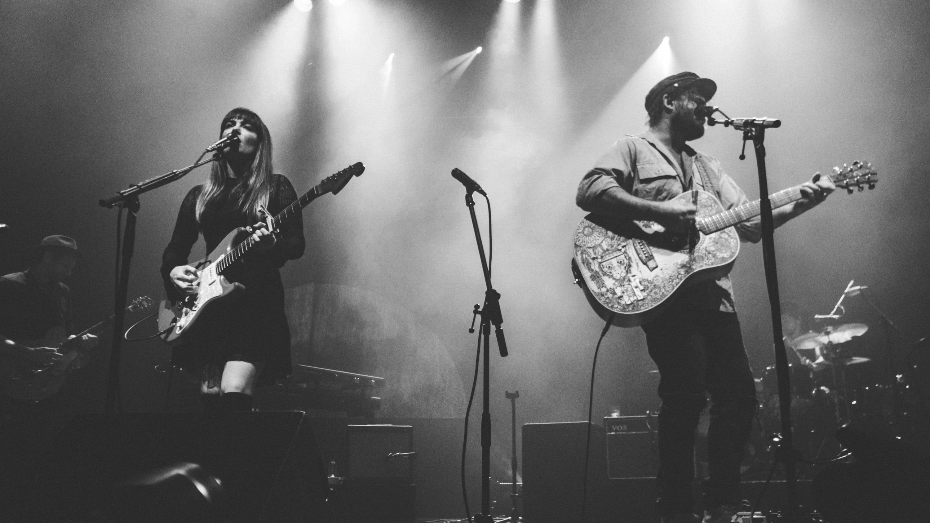 Backdrop for Angus & Julia Stone Live De Paris