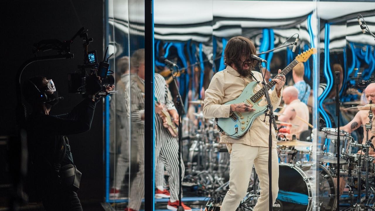 Backdrop for Biffy Clyro: Live at the Barrowlands